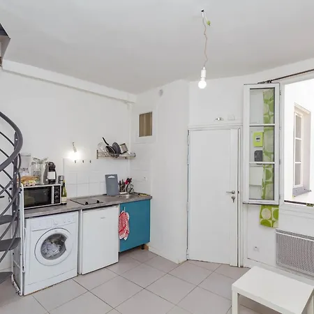 Apartment 26M Comfortable Near The 