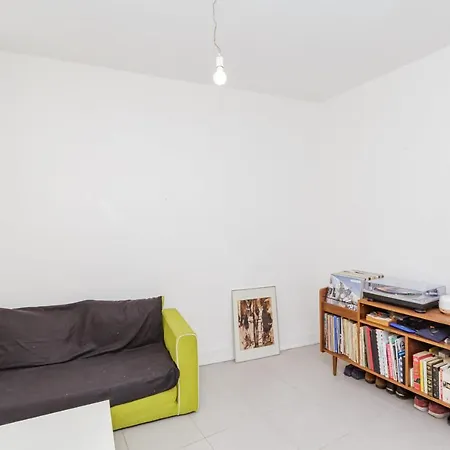 Apartment 26M Comfortable Near The 
